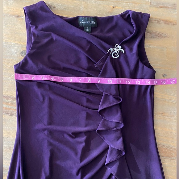 Beautiful plum, sleeveless dress, 8. Silver broach accent, w/ a soft layers. - Picture 4 of 8